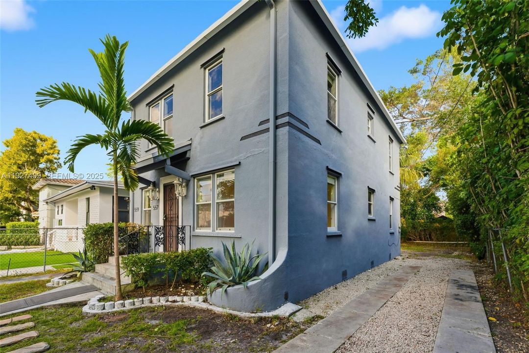 В аренду: $3,000 (4 спален, 2 ванн, 1728 Квадратных фут)