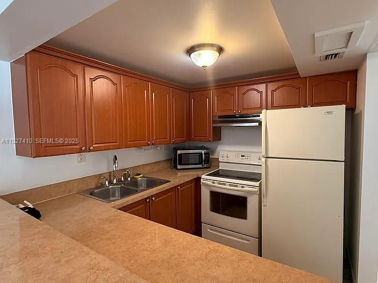 待售: $219,000 (2 贝兹, 2 浴室, 858 平方英尺)