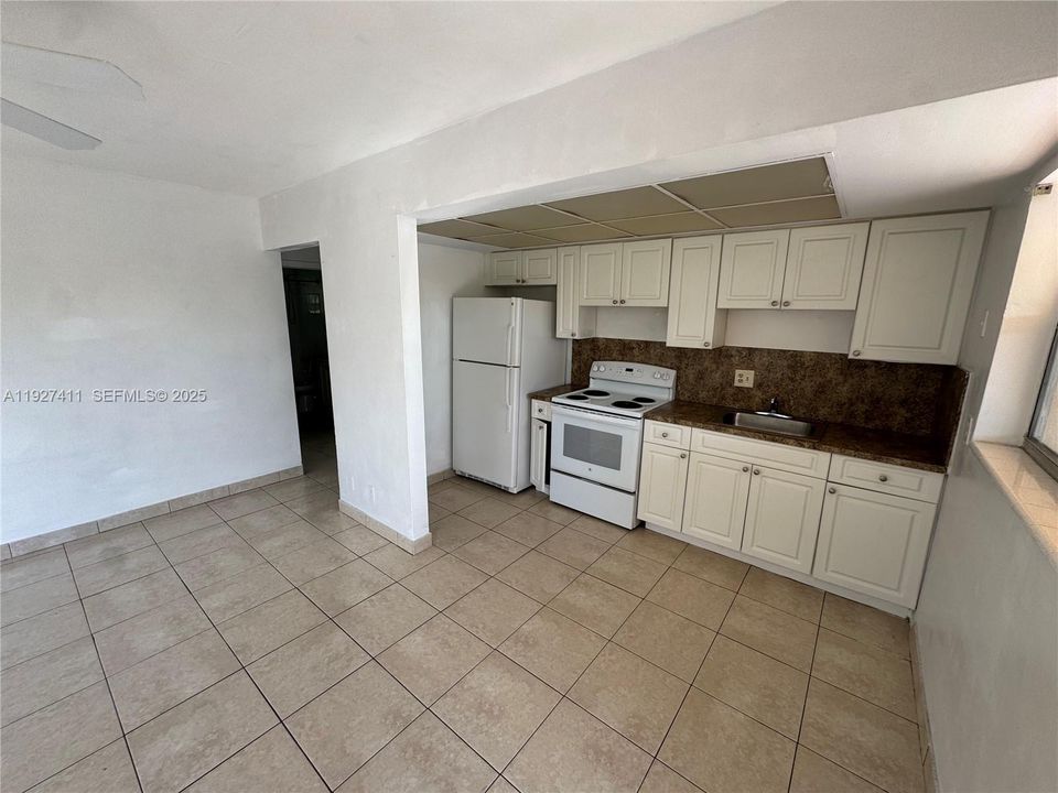 En Renta: $1,500 (11 camas, 9 baños, 4769 Pies cuadrados)