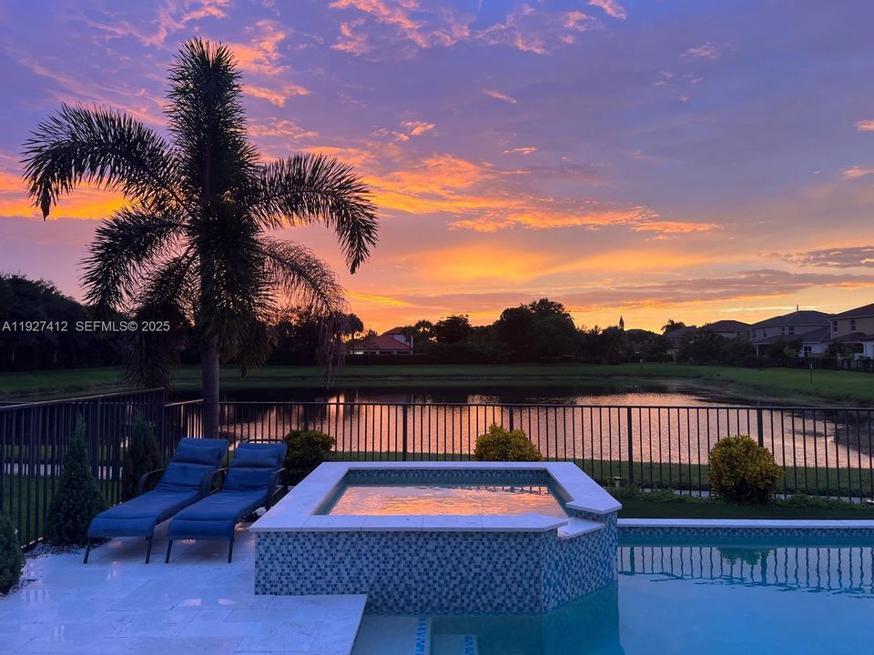 出租: $4,800 (4 贝兹, 2 浴室, 2037 平方英尺)