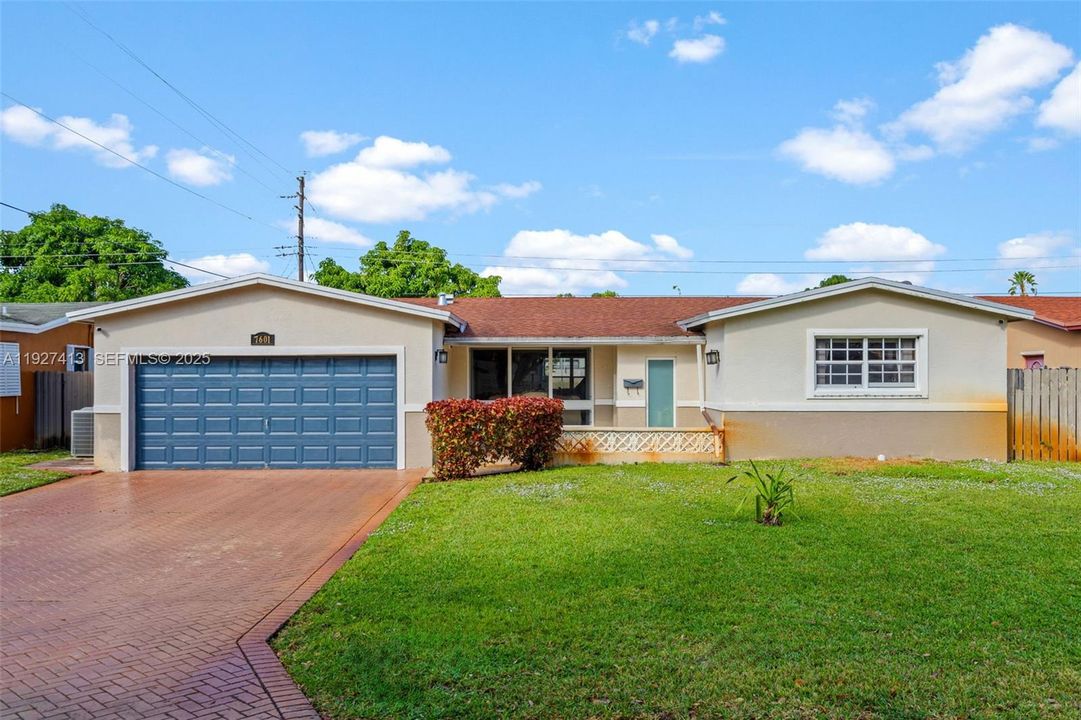 En Venta: $599,999 (4 camas, 2 baños, 1747 Pies cuadrados)