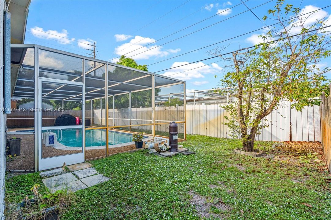 En Venta: $599,999 (4 camas, 2 baños, 1747 Pies cuadrados)