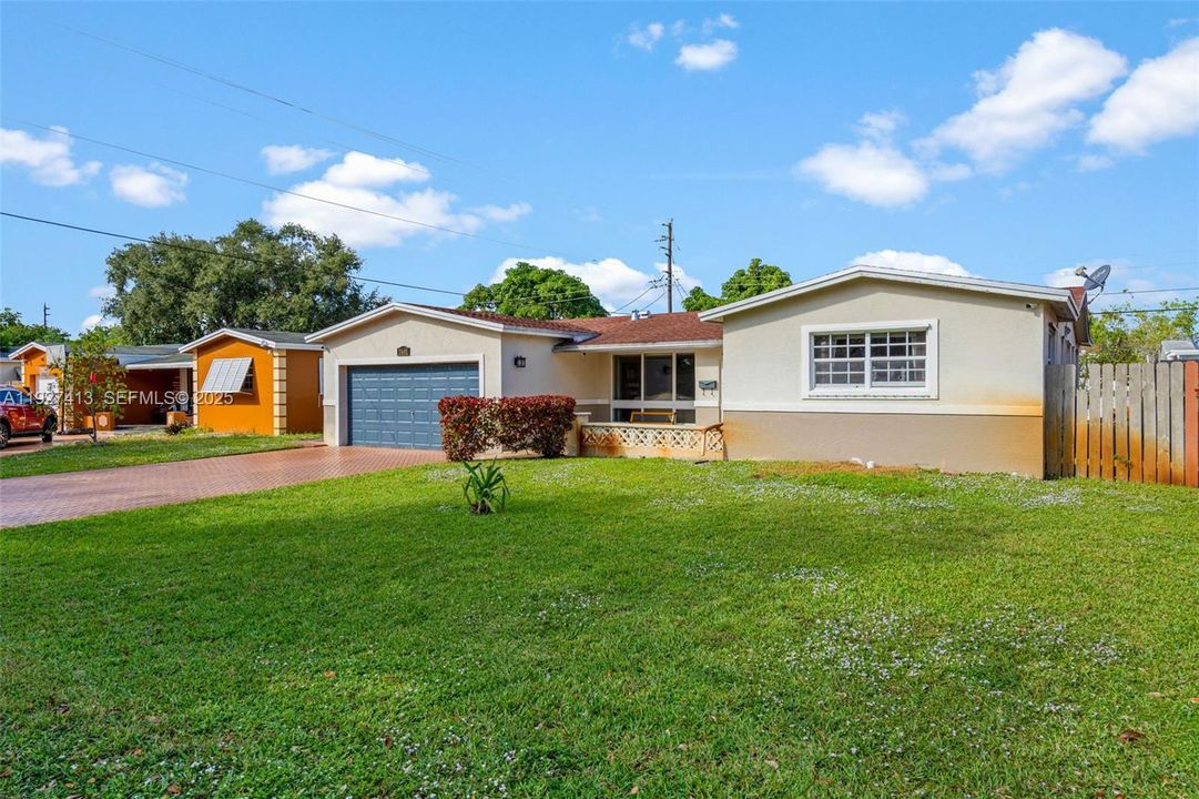 En Venta: $599,999 (4 camas, 2 baños, 1747 Pies cuadrados)