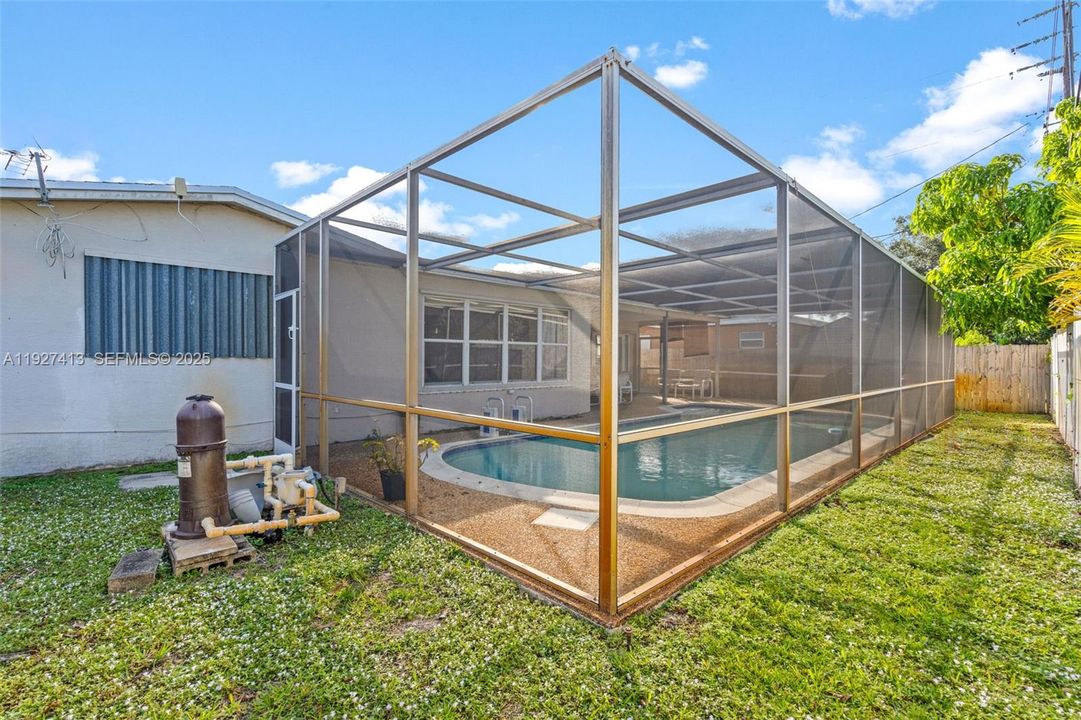 En Venta: $599,999 (4 camas, 2 baños, 1747 Pies cuadrados)