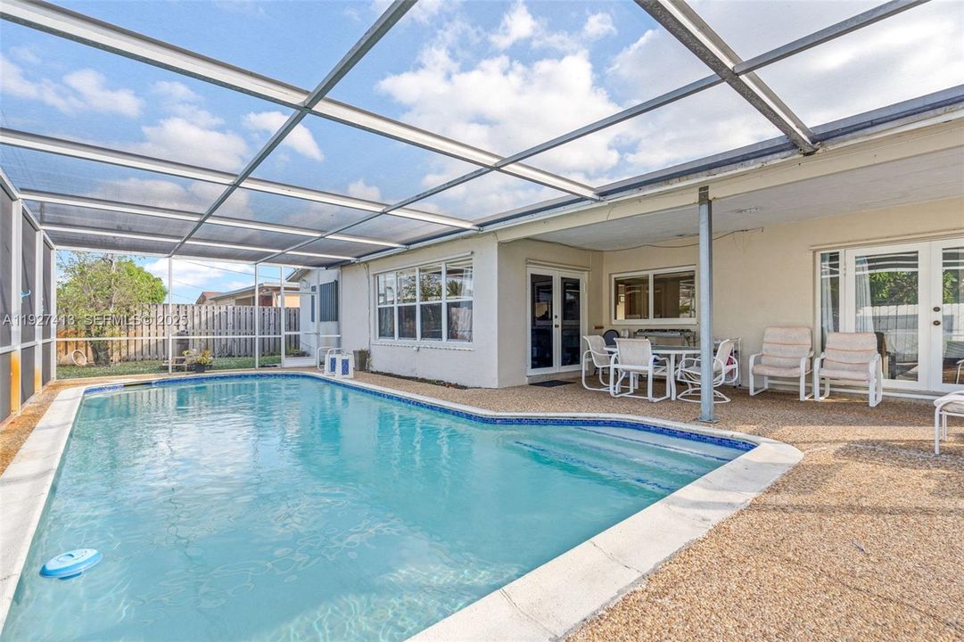 En Venta: $599,999 (4 camas, 2 baños, 1747 Pies cuadrados)