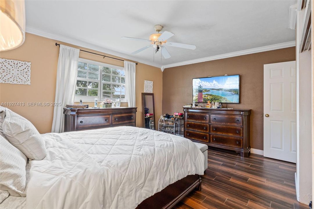 En Venta: $599,999 (4 camas, 2 baños, 1747 Pies cuadrados)