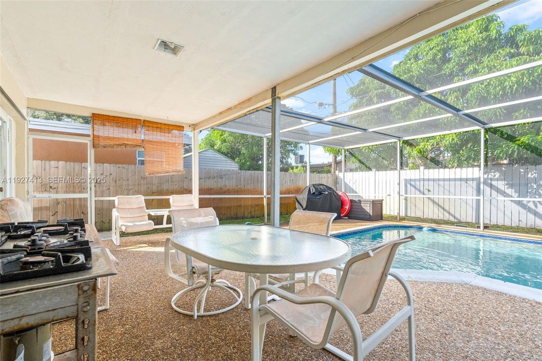 En Venta: $599,999 (4 camas, 2 baños, 1747 Pies cuadrados)