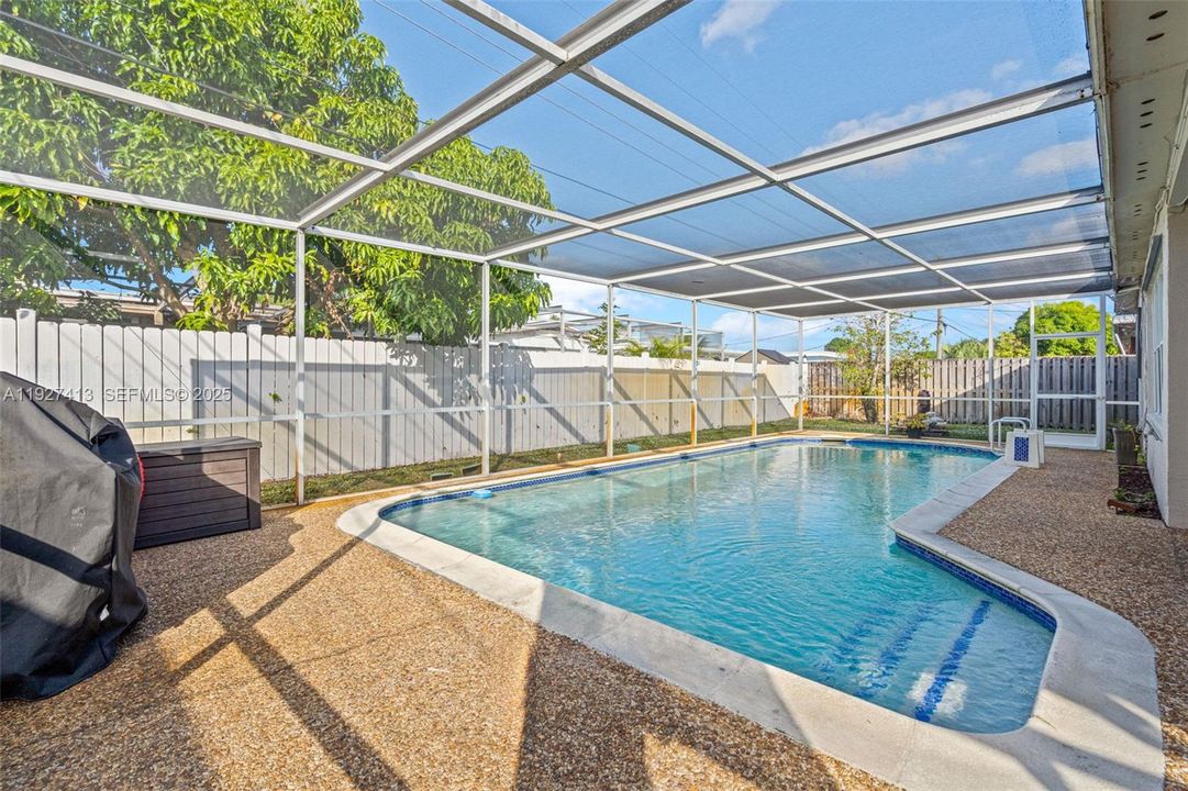 En Venta: $599,999 (4 camas, 2 baños, 1747 Pies cuadrados)