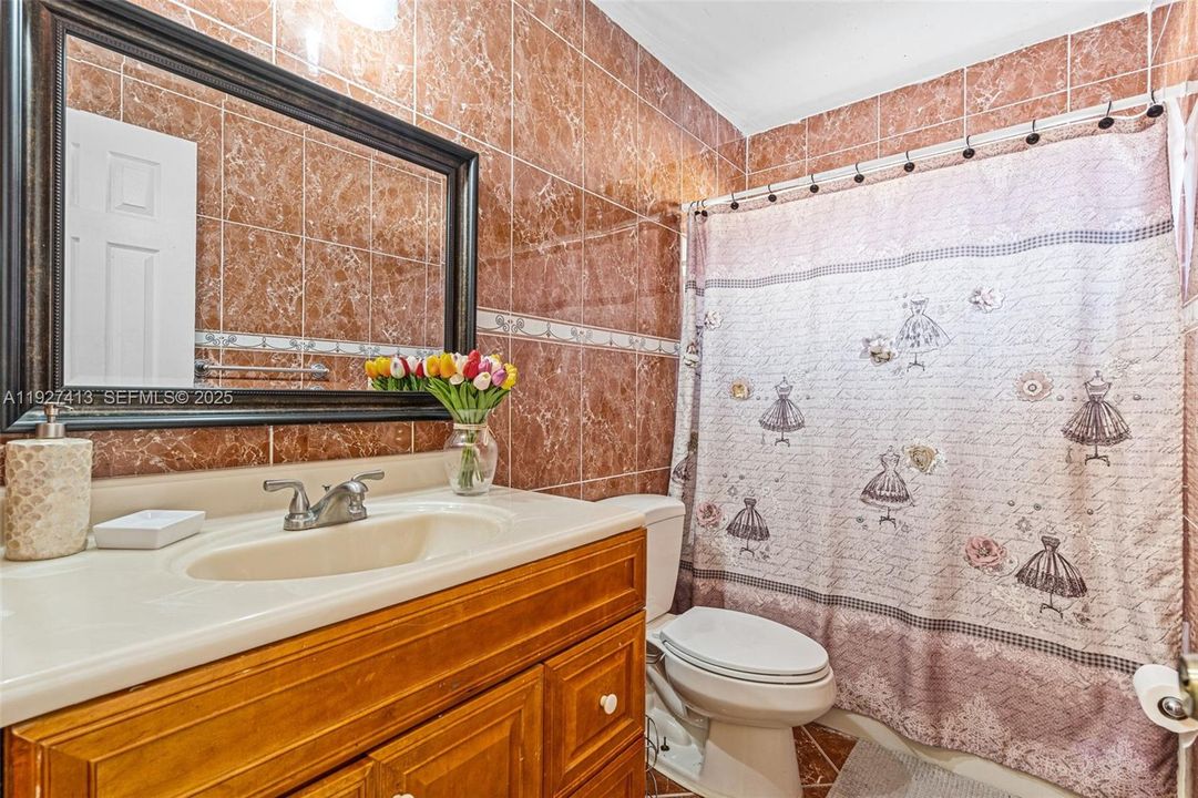 En Venta: $599,999 (4 camas, 2 baños, 1747 Pies cuadrados)