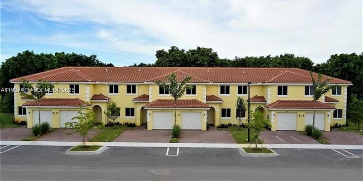 В аренду: $3,000 (3 спален, 2 ванн, 1380 Квадратных фут)