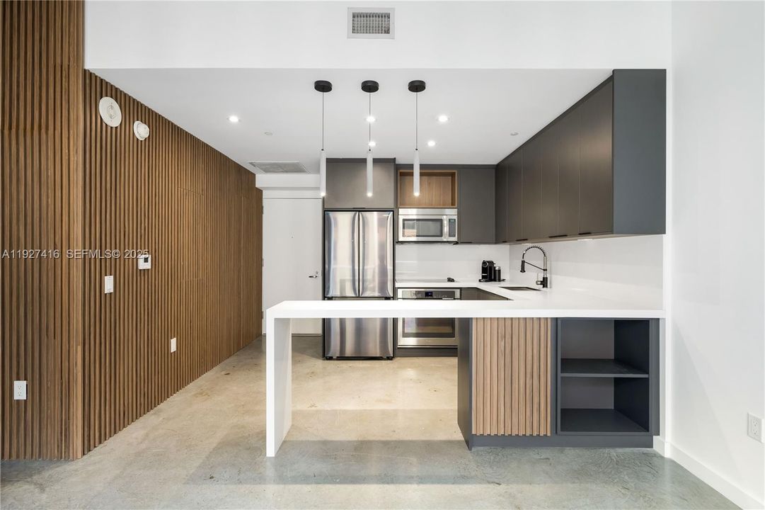 В аренду: $2,500 (1 спален, 1 ванн, 526 Квадратных фут)