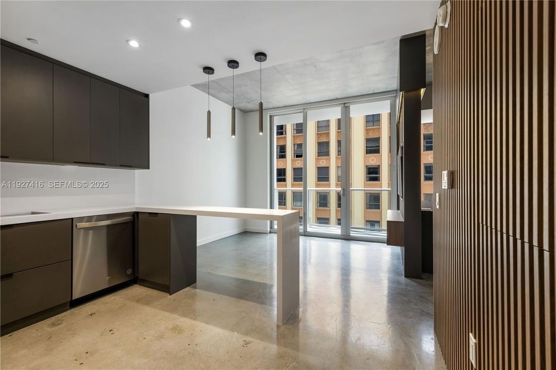 В аренду: $2,500 (1 спален, 1 ванн, 526 Квадратных фут)