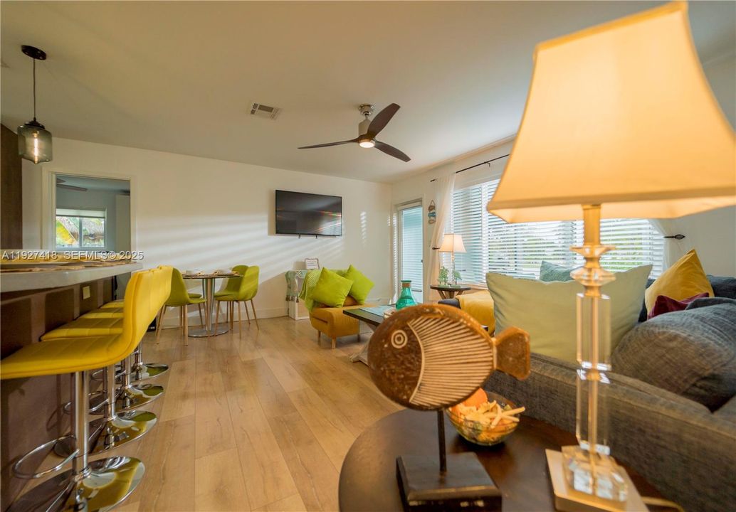 En Venta: $742,000 (2 camas, 1 baños, 1028 Pies cuadrados)