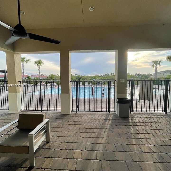 For Rent: $2,100 (2 beds, 2 baths, 1208 Square Feet)