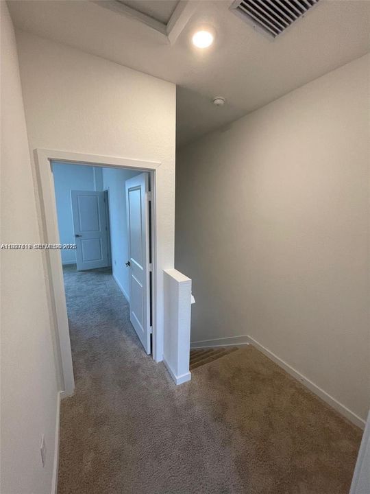 For Rent: $2,100 (2 beds, 2 baths, 1208 Square Feet)