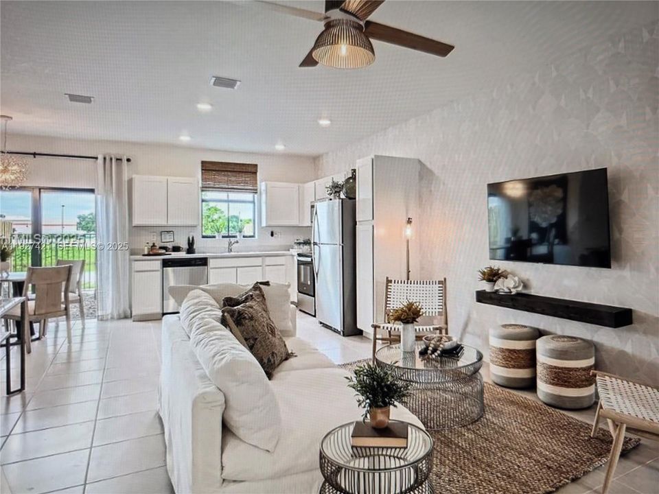 For Rent: $2,599 (3 beds, 3 baths, 1380 Square Feet)