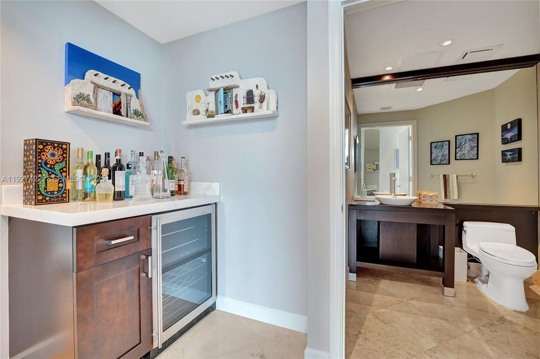 : $975,000 (2 camas, 2 baños, 1730 Pies cuadrados)