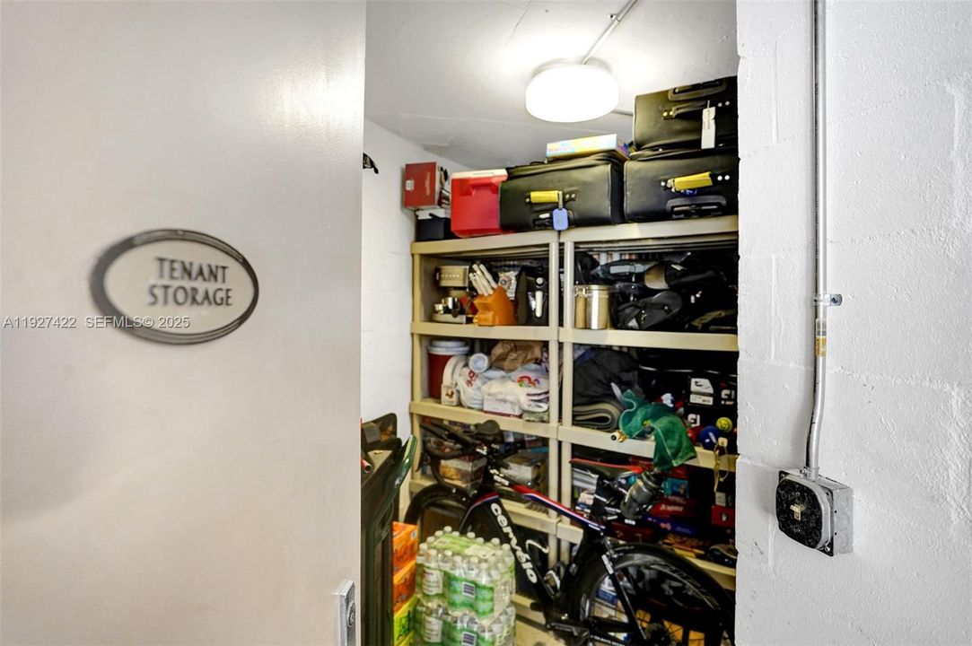 : $975,000 (2 camas, 2 baños, 1730 Pies cuadrados)