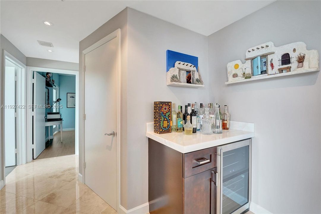 : $975,000 (2 camas, 2 baños, 1730 Pies cuadrados)