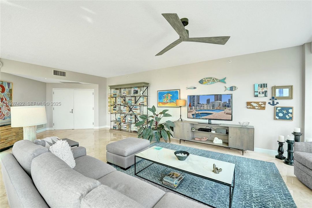 : $975,000 (2 camas, 2 baños, 1730 Pies cuadrados)