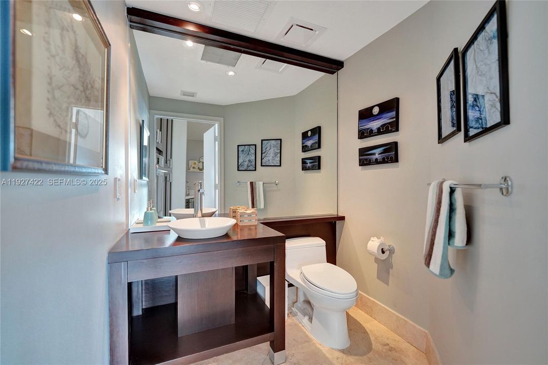 : $975,000 (2 camas, 2 baños, 1730 Pies cuadrados)