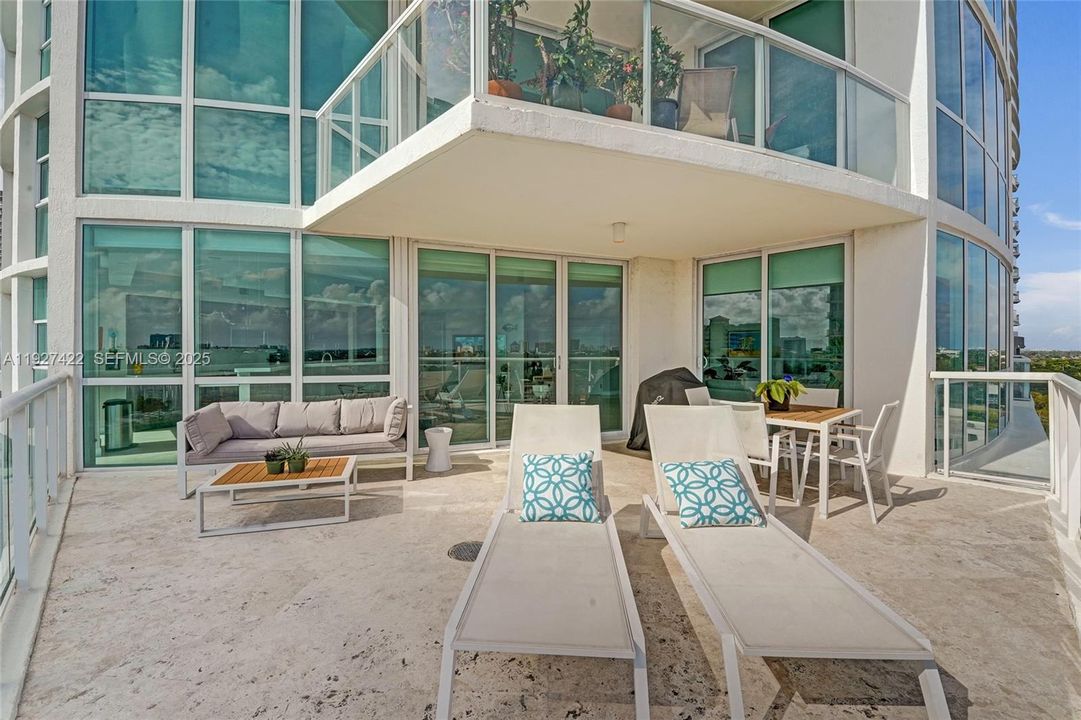 : $975,000 (2 camas, 2 baños, 1730 Pies cuadrados)