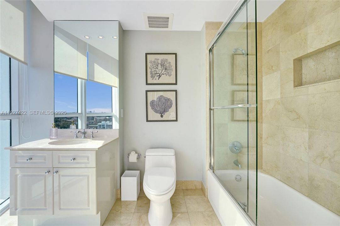 : $975,000 (2 camas, 2 baños, 1730 Pies cuadrados)