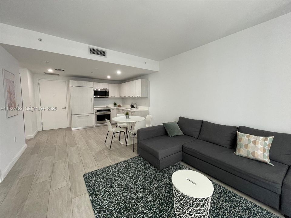 待售: $570,000 (1 贝兹, 1 浴室, 620 平方英尺)