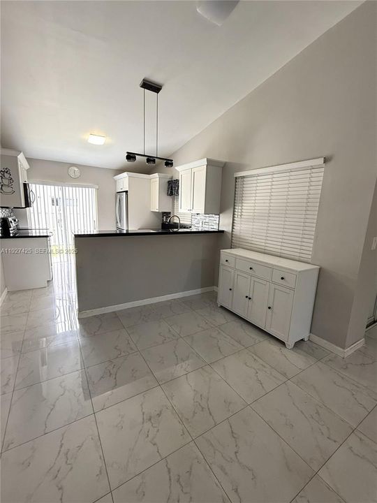 待售: $459,999 (3 贝兹, 2 浴室, 1244 平方英尺)