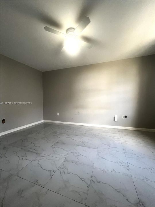 待售: $459,999 (3 贝兹, 2 浴室, 1244 平方英尺)