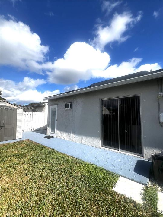 待售: $459,999 (3 贝兹, 2 浴室, 1244 平方英尺)