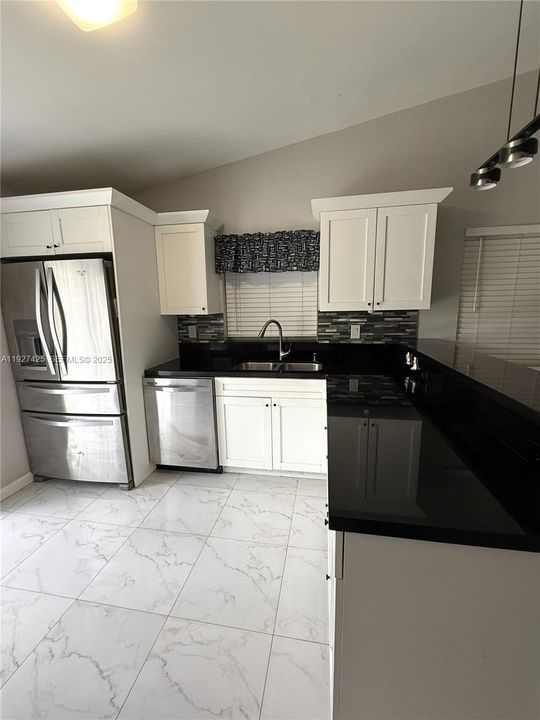 待售: $459,999 (3 贝兹, 2 浴室, 1244 平方英尺)