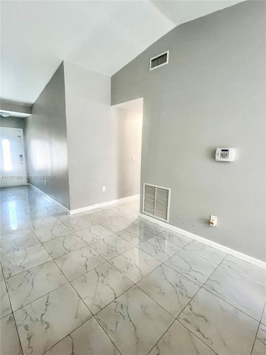 待售: $459,999 (3 贝兹, 2 浴室, 1244 平方英尺)