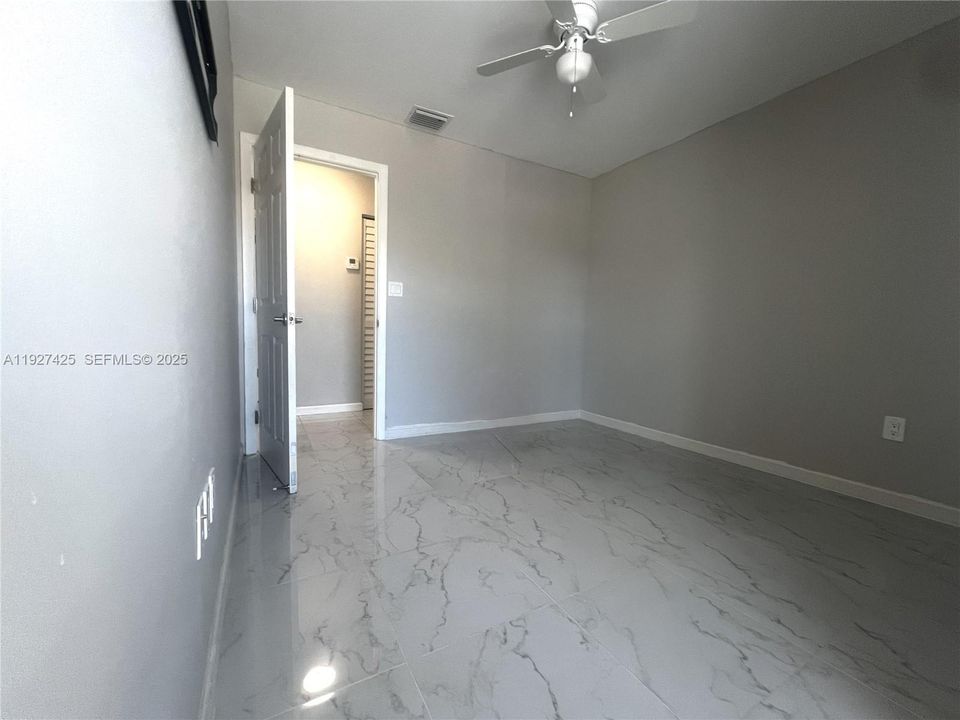 待售: $459,999 (3 贝兹, 2 浴室, 1244 平方英尺)