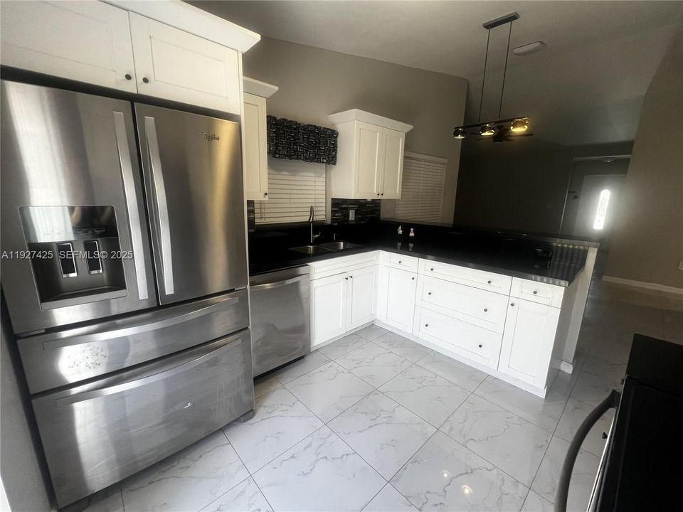 待售: $459,999 (3 贝兹, 2 浴室, 1244 平方英尺)