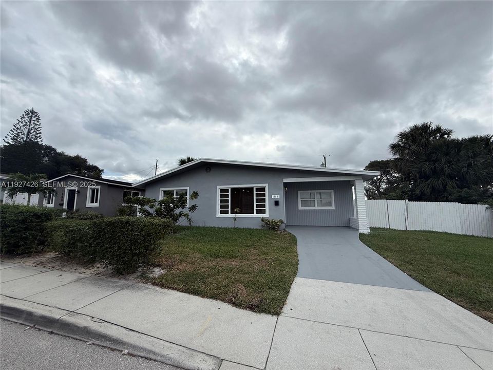 For Rent: $2,900 (4 beds, 2 baths, 1342 Square Feet)