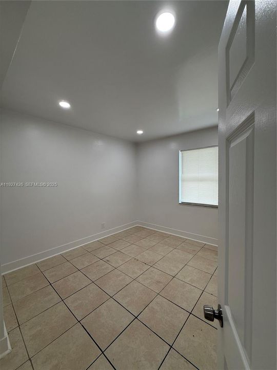 For Rent: $2,900 (4 beds, 2 baths, 1342 Square Feet)