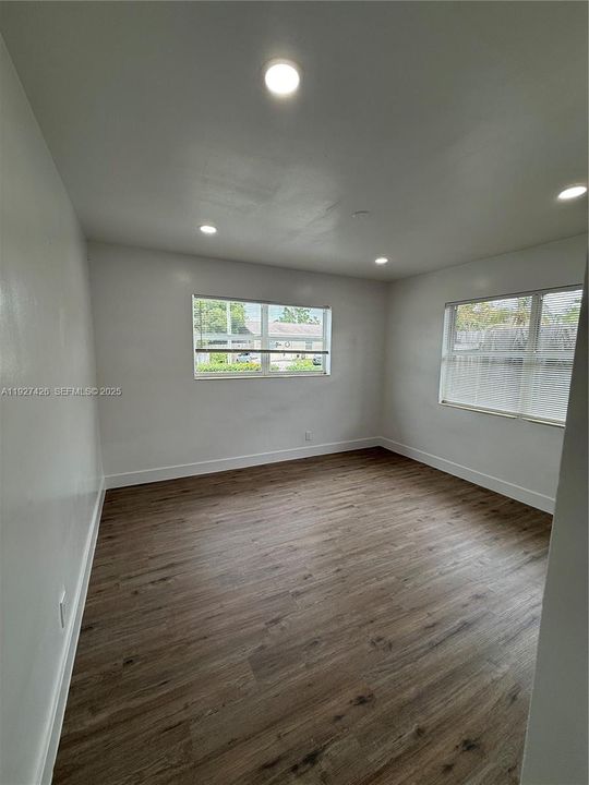 For Rent: $2,900 (4 beds, 2 baths, 1342 Square Feet)