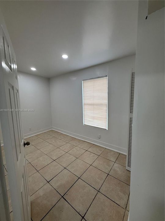 For Rent: $2,900 (4 beds, 2 baths, 1342 Square Feet)