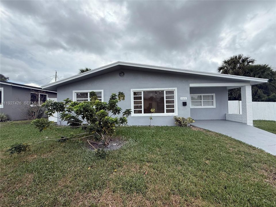 For Rent: $2,900 (4 beds, 2 baths, 1342 Square Feet)