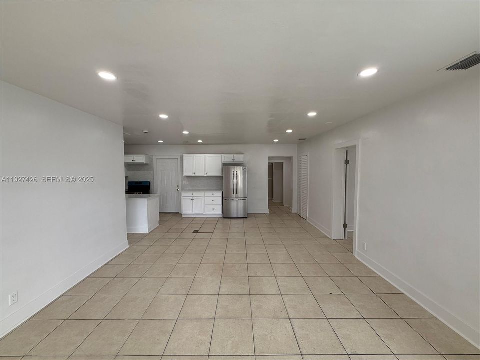 For Rent: $2,900 (4 beds, 2 baths, 1342 Square Feet)