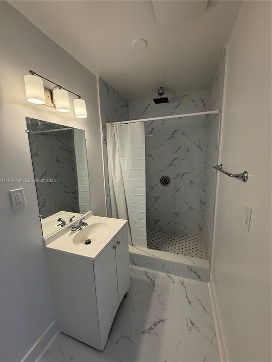 For Rent: $2,900 (4 beds, 2 baths, 1342 Square Feet)