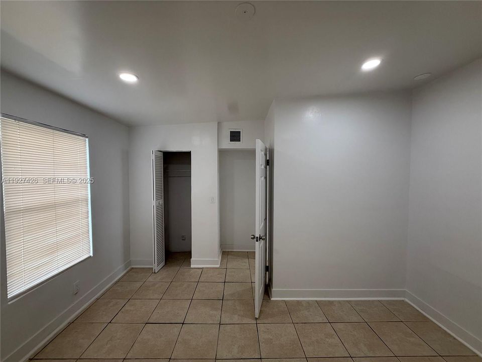 For Rent: $2,900 (4 beds, 2 baths, 1342 Square Feet)