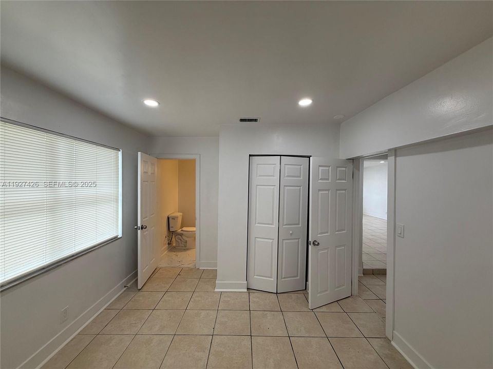 For Rent: $2,900 (4 beds, 2 baths, 1342 Square Feet)
