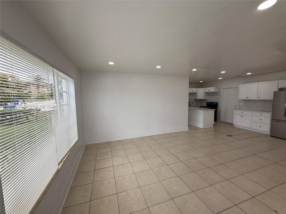 For Rent: $2,900 (4 beds, 2 baths, 1342 Square Feet)