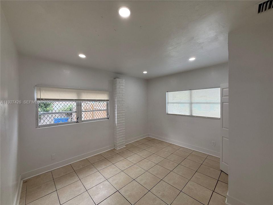 For Rent: $2,900 (4 beds, 2 baths, 1342 Square Feet)