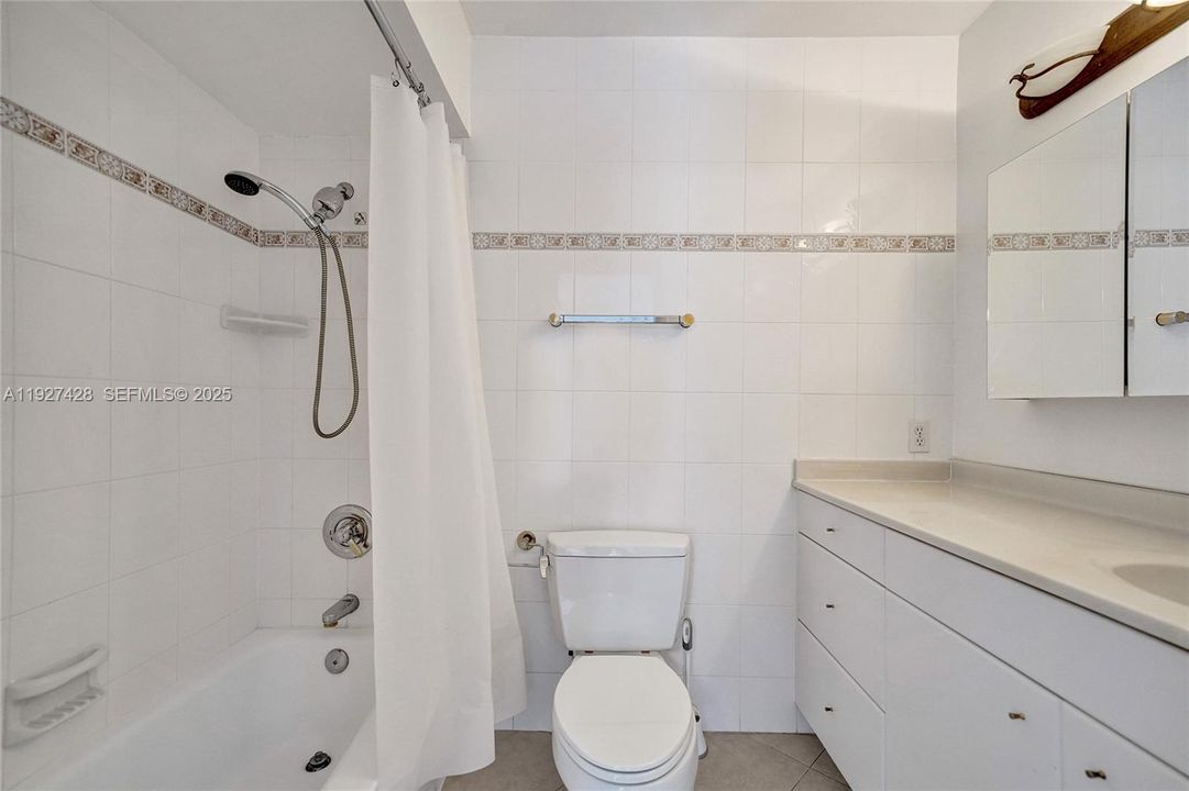 На продажу: $550,000 (3 спален, 3 ванн, 2350 Квадратных фут)