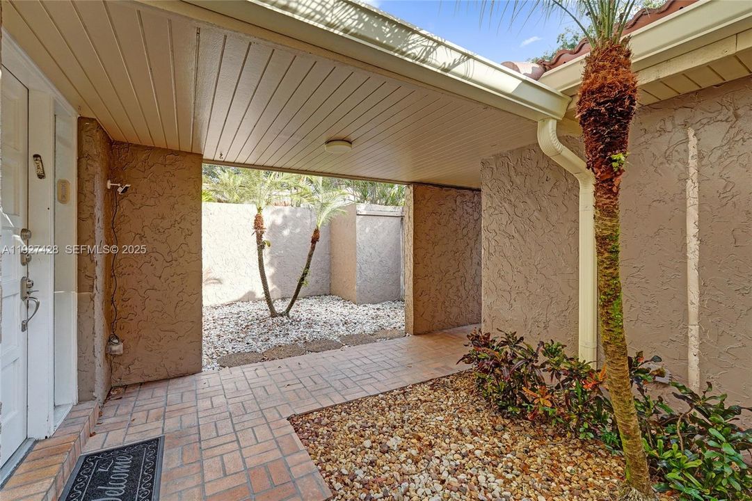 На продажу: $550,000 (3 спален, 3 ванн, 2350 Квадратных фут)