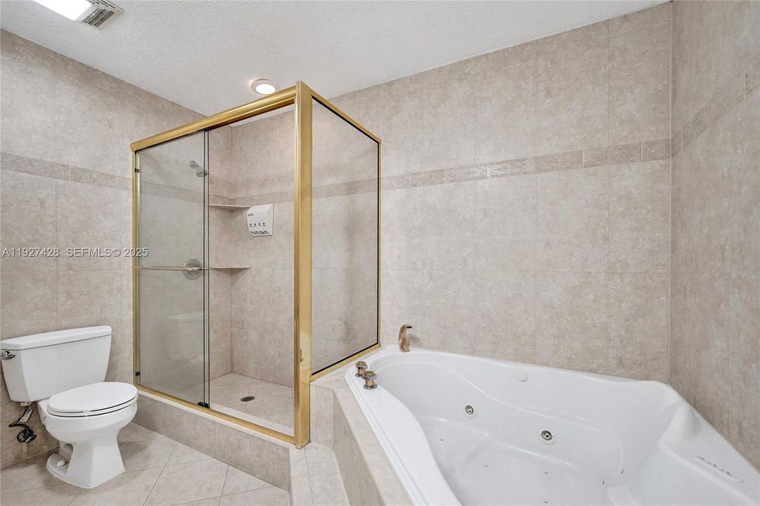 На продажу: $550,000 (3 спален, 3 ванн, 2350 Квадратных фут)