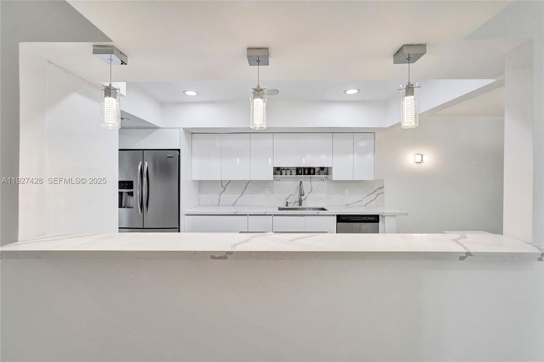 На продажу: $550,000 (3 спален, 3 ванн, 2350 Квадратных фут)